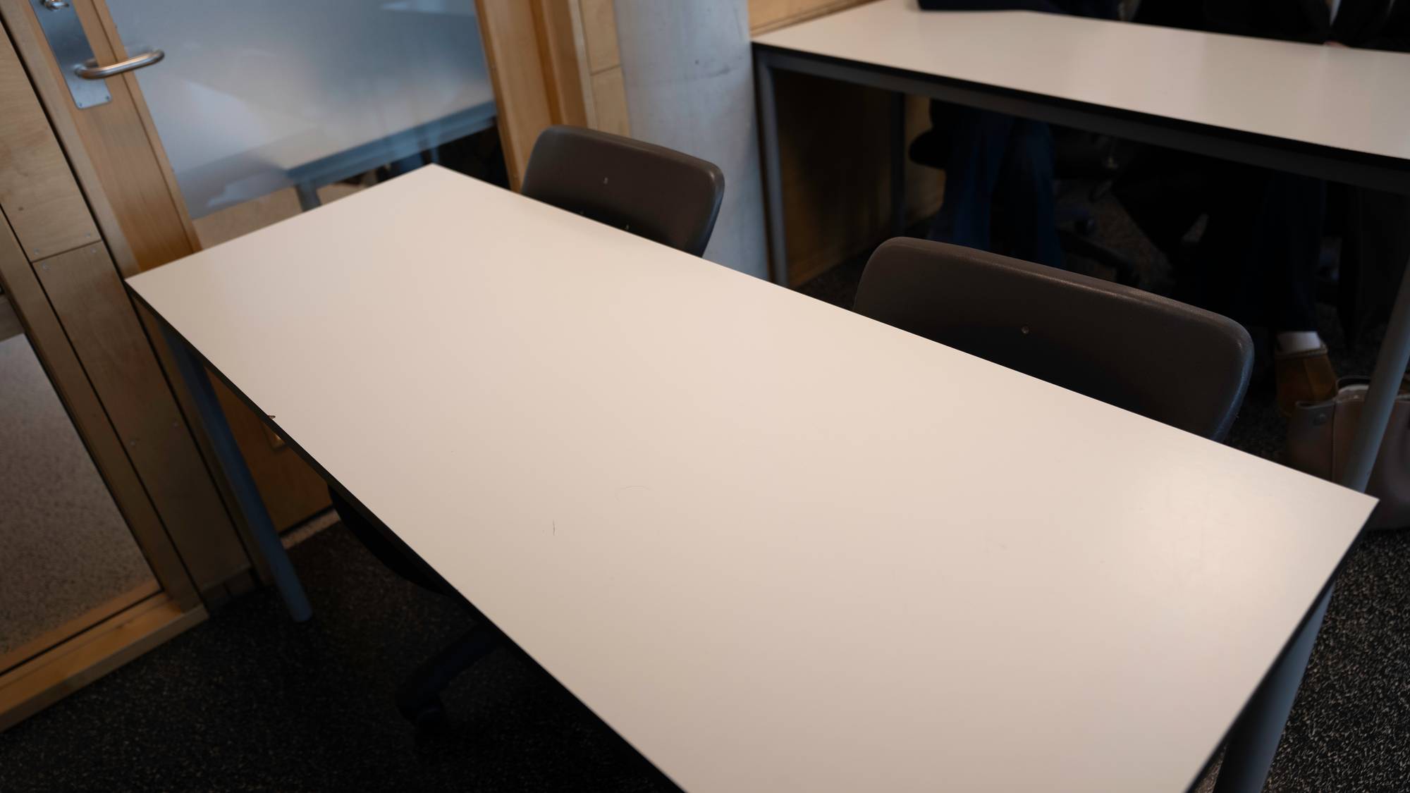 En tom pult på Byåsen videregående skole.