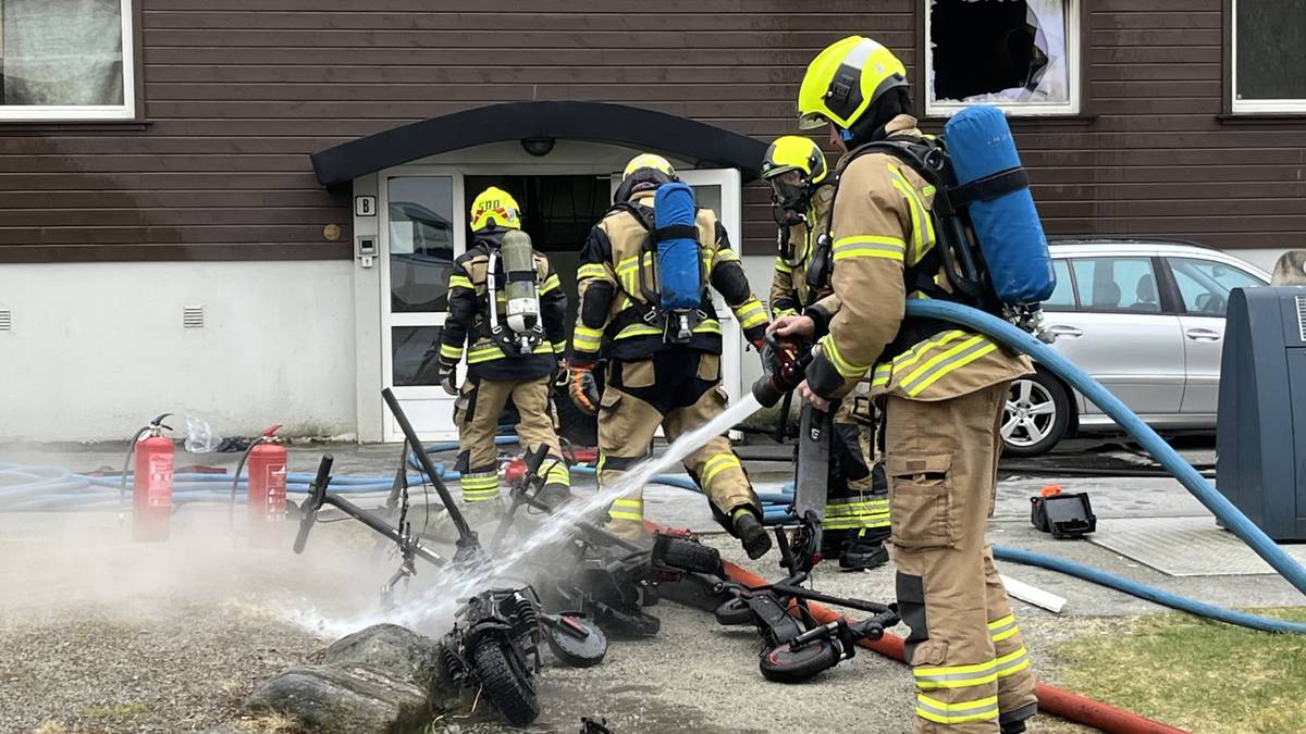 Kontroll på brann i leilighetsblokk i Sandnes