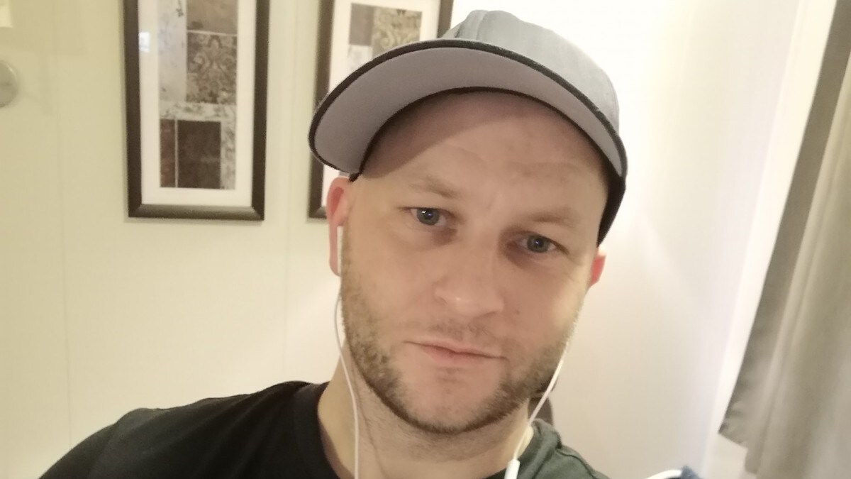 Tiltalt for dobbeltdrap nekter å ha tent på kjæresten