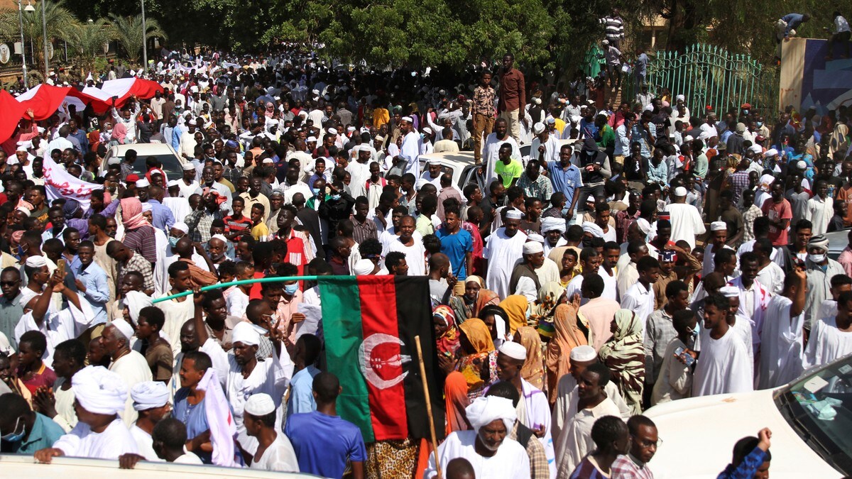 Tusenvis demonstrerte i Sudan