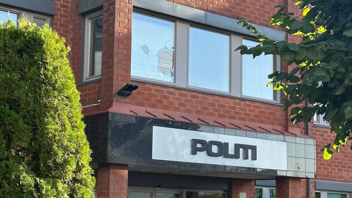 Knuste Ruter På Politistasjon Og Redaksjon Alvorlig Nrk Vestfold Og Telemark Lokale