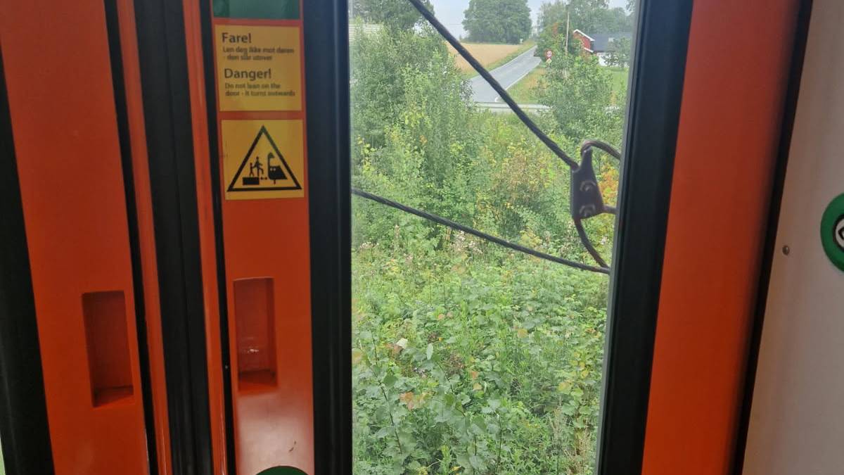 Tog evakueres mellom Hamar og Stange