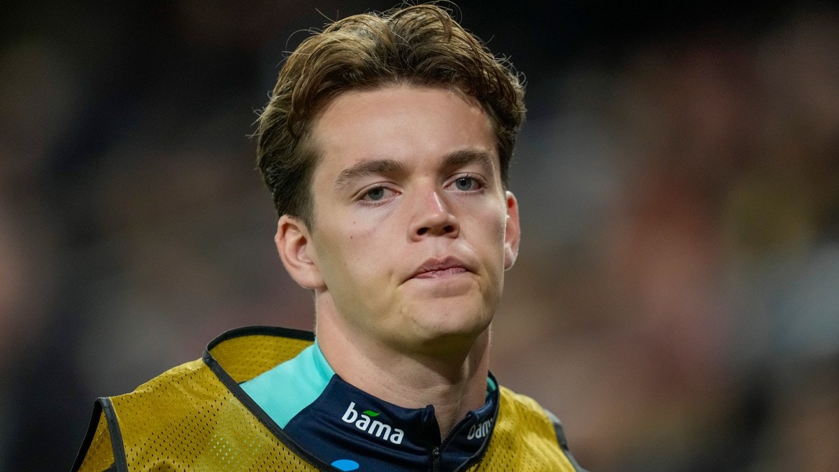 Sverre Nypan på benken for Manchester City