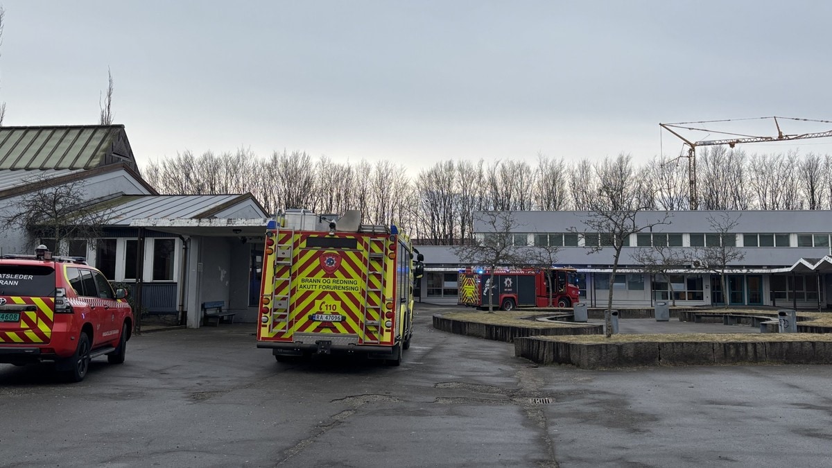 Toalettbrann på skole slukket
