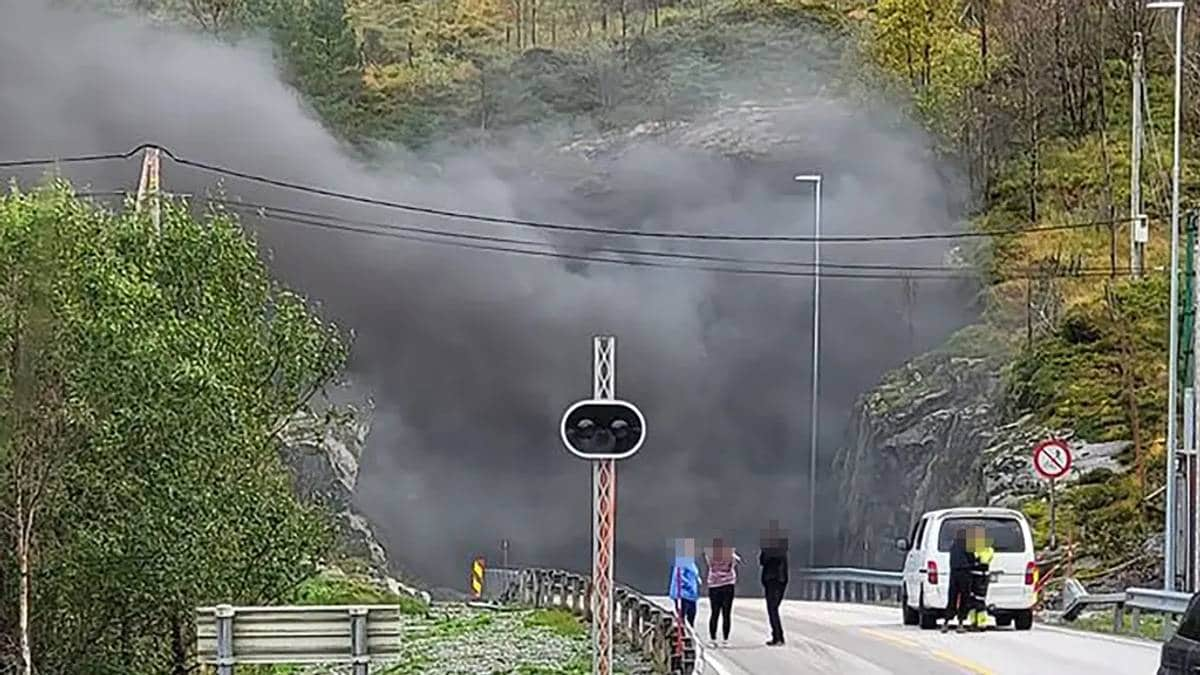 Bilbrann I Tunnel E39 Blir Langvarig Stengd Nrk Vestland 