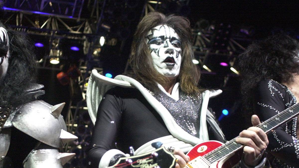 Tidligere Kiss-gitarist er død
