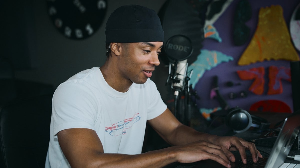 Amara vil lage Norges nye VM-låt