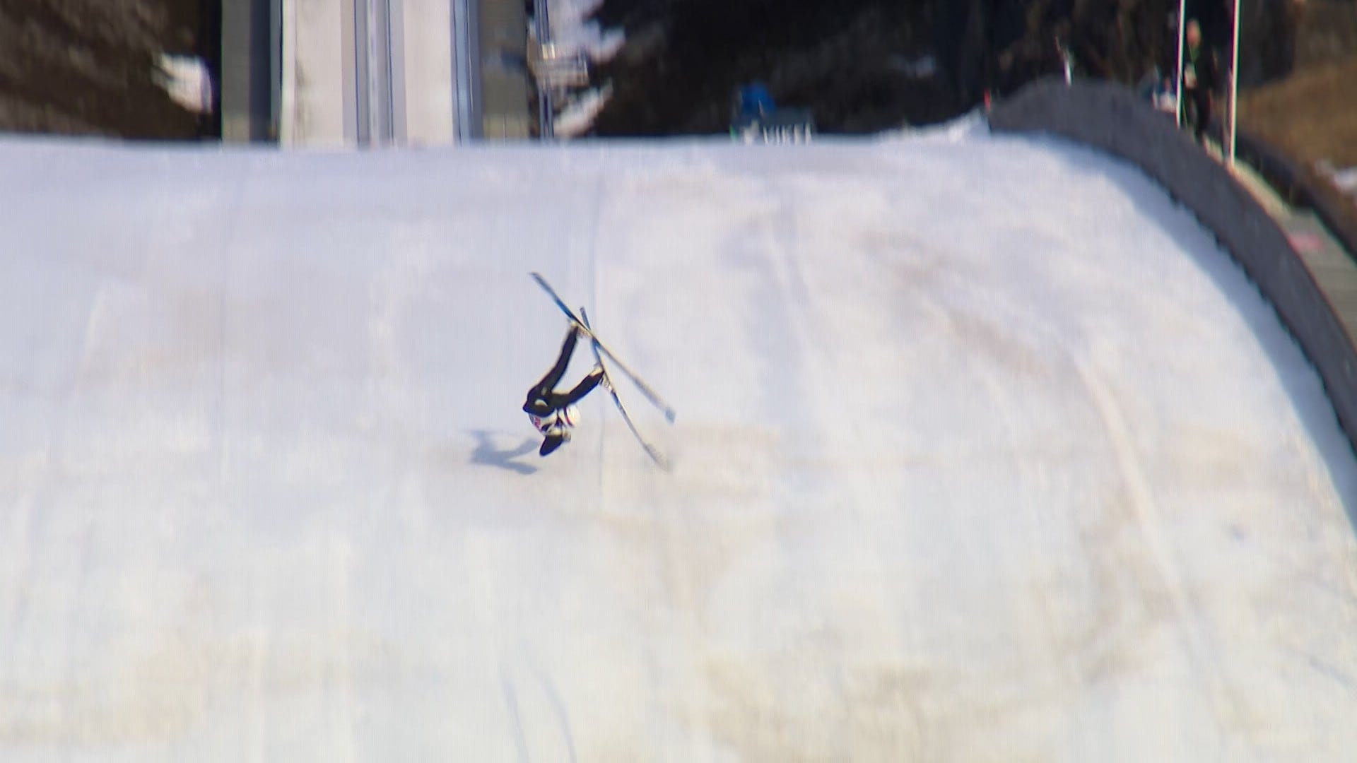 Stygt fall i hoppbakken i Vikersund: – Verste som kan skje