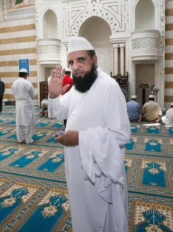 Imam Nehmat Ali Shah i moskeen Central Jamaat-e Ahl-e Sunnat