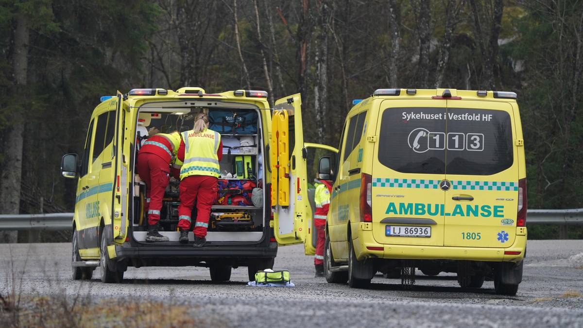 Ulykke i Larvik – livreddende førstehjelp pågår