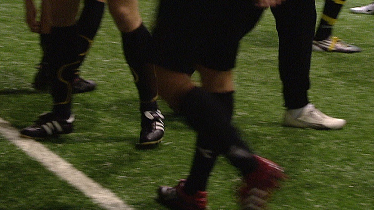 Tvinges til å bruke sponsorens sko – NRK Fotball – Nyheter Tvinges til å bruke sponsorens sko – NRK Fotball – Nyheter