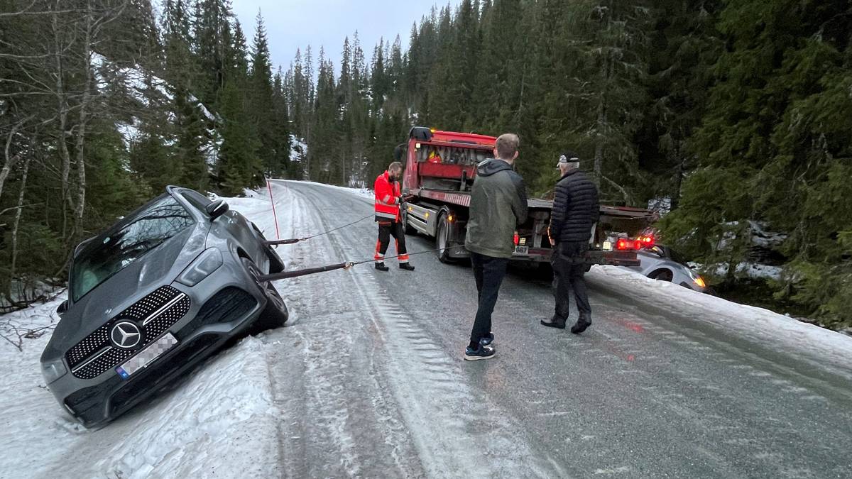 Extremely slippery in Trøndelag.  Four cars have slipped off the road in Orkland – NRK Trøndelag