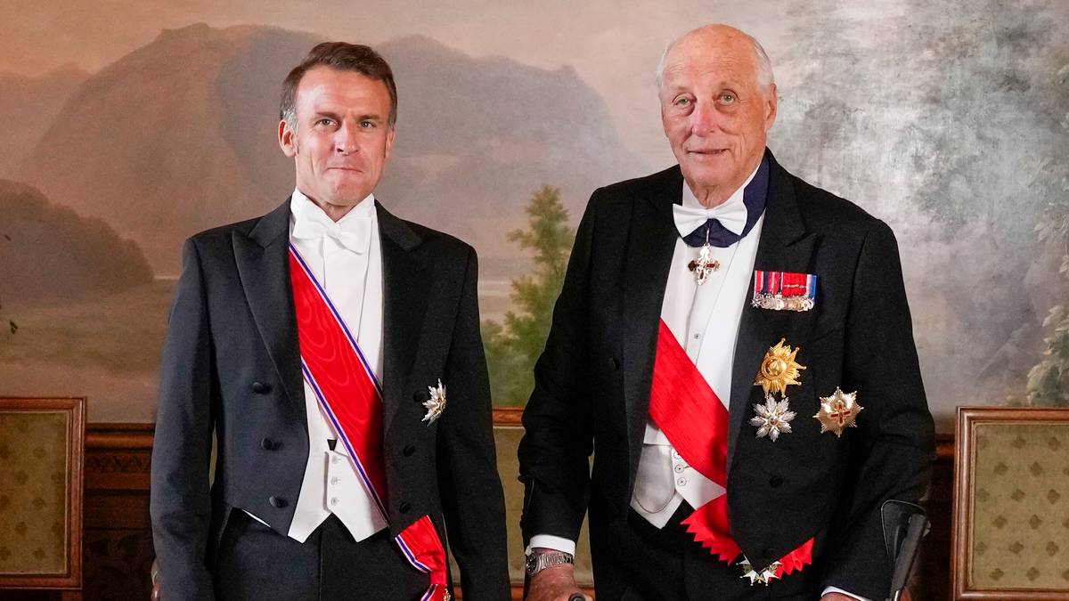 Kong Harald til president Macron: – Et bekymringsfullt bakteppe