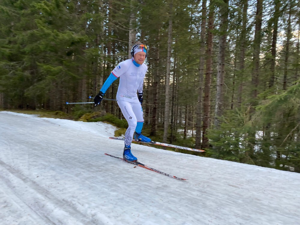 Kilometerkrigen fortsetter: Eirik (27) skal gå hele natten for å smadre ski-elitens rekorder