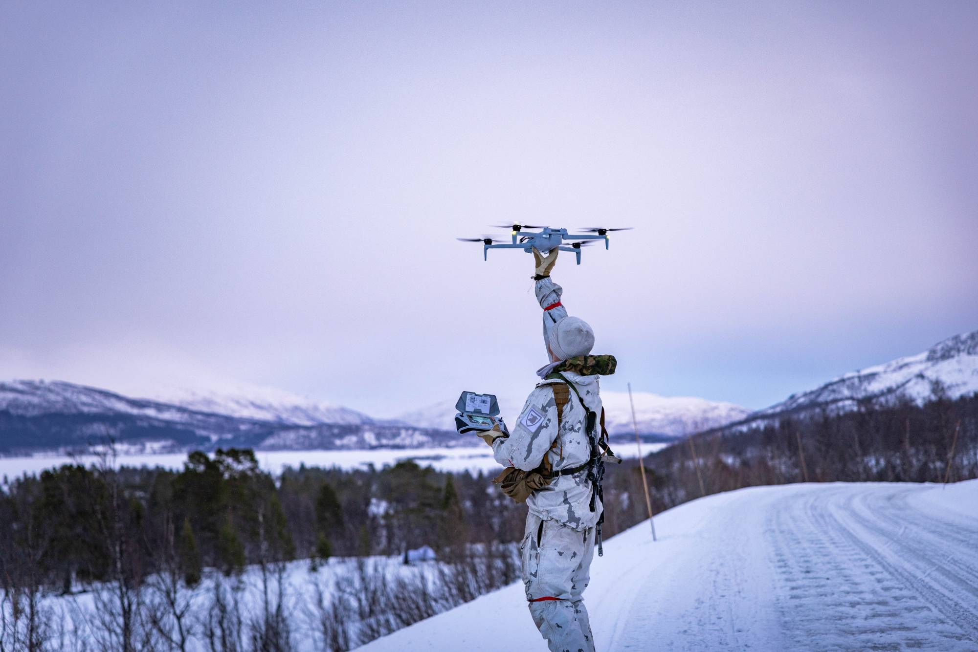 Porsanger bataljon flyr Skydio X10D drone.