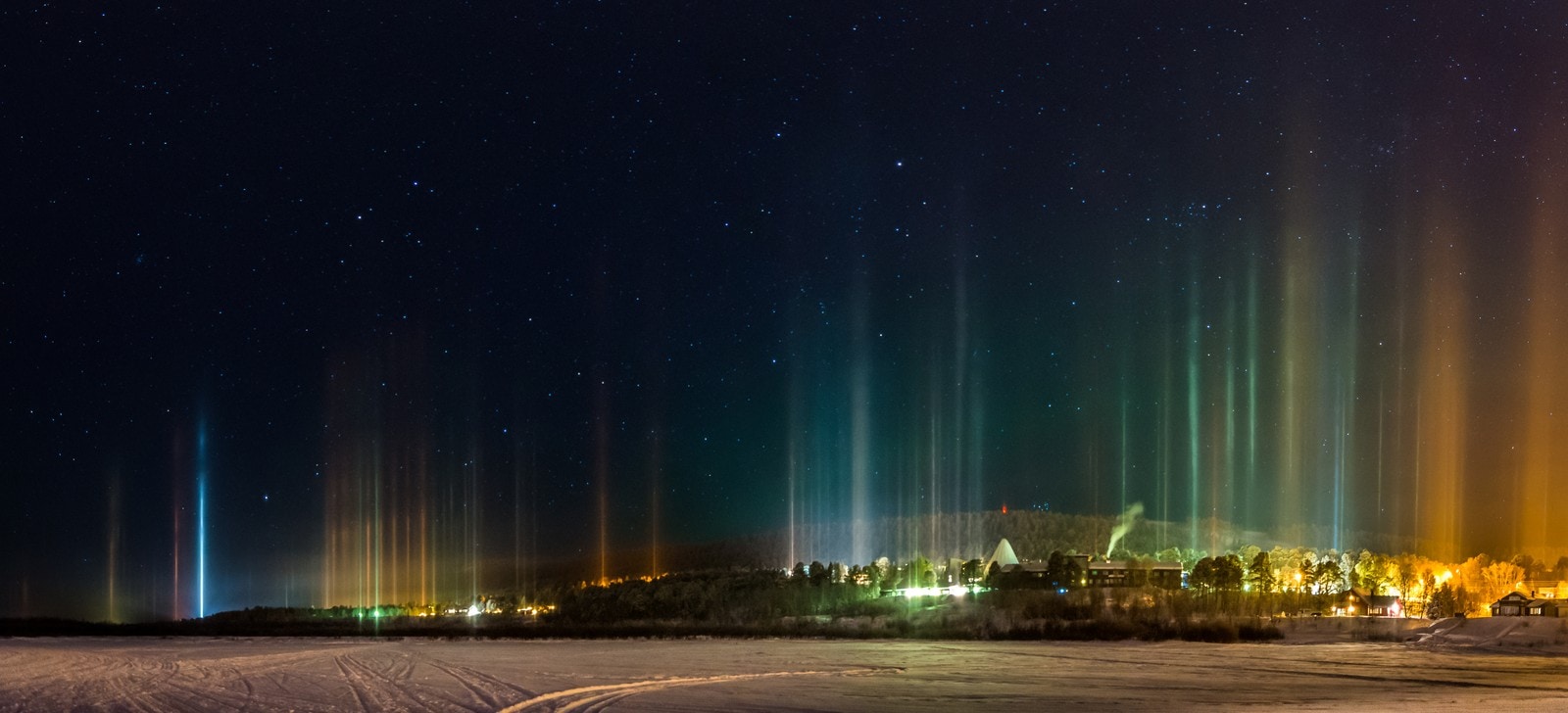 In the town of Karasjok in northern Norway, a spectacular show of light an color painted the night sky yesterday. 