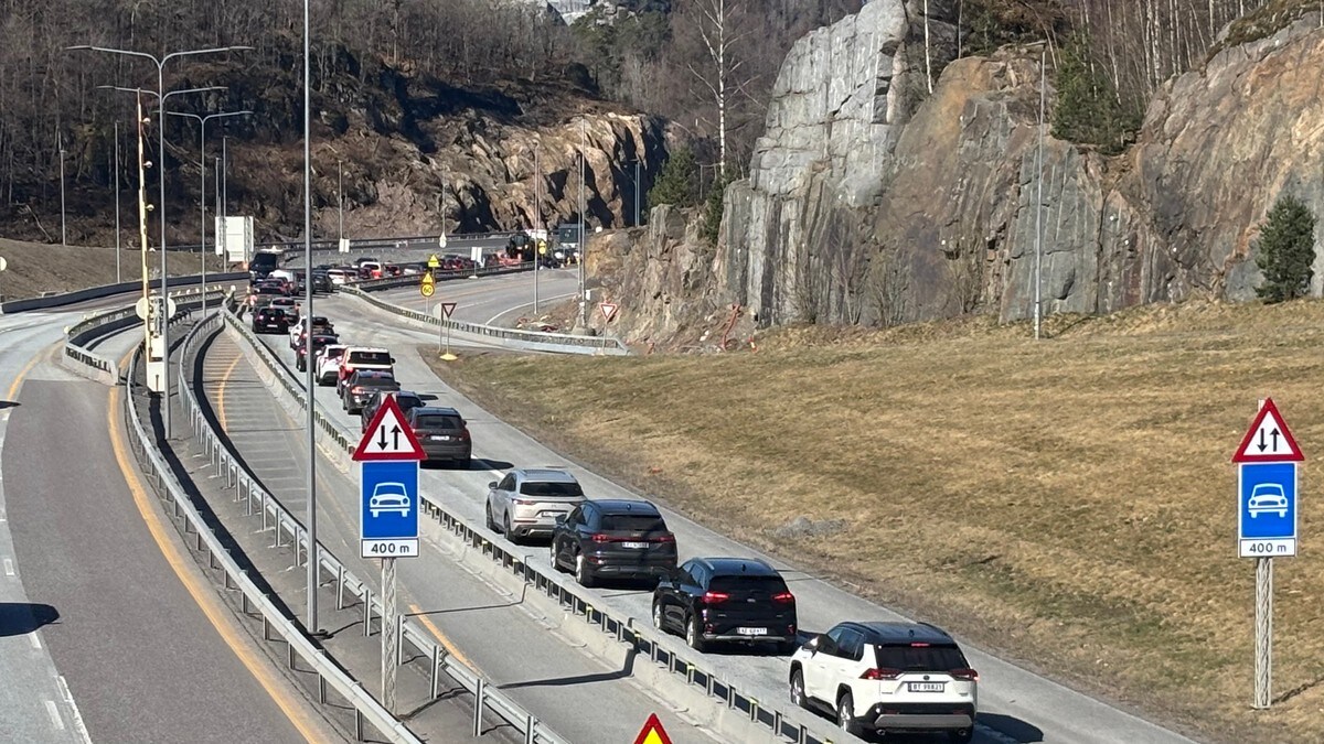 Melding om brann i bil på E18
