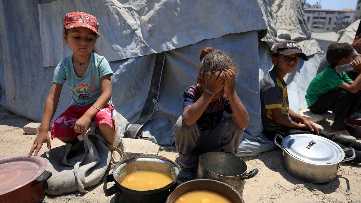 Israel: Flyslipp av nødhjelp til Gaza begynner lørdag kveld, og nødhjelpskorridorer åpnes for FN