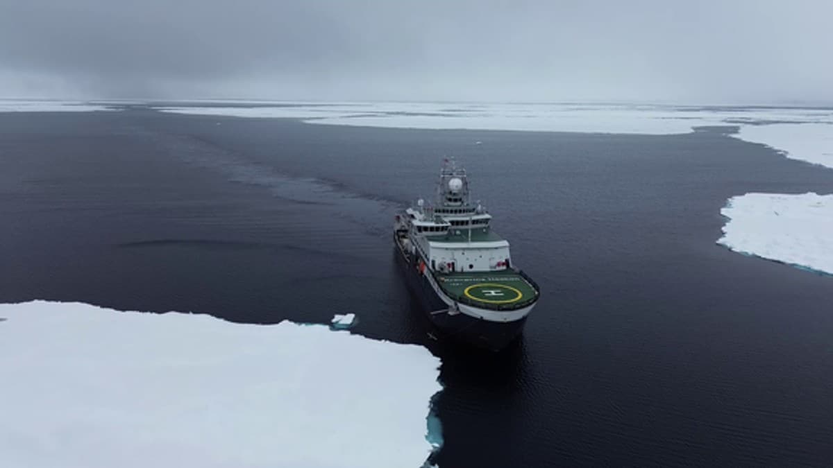 Forskingstokt til Nordpolen: – Brøyta nesten ikkje is