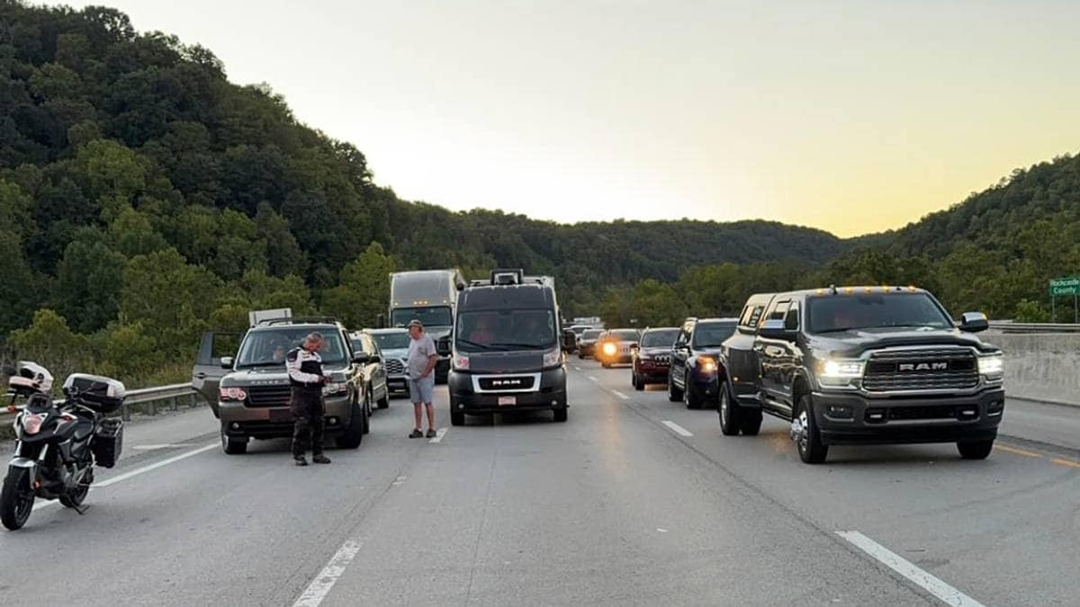 Flere skadd etter skyting ved motorvei – en mistenkt pågrepet