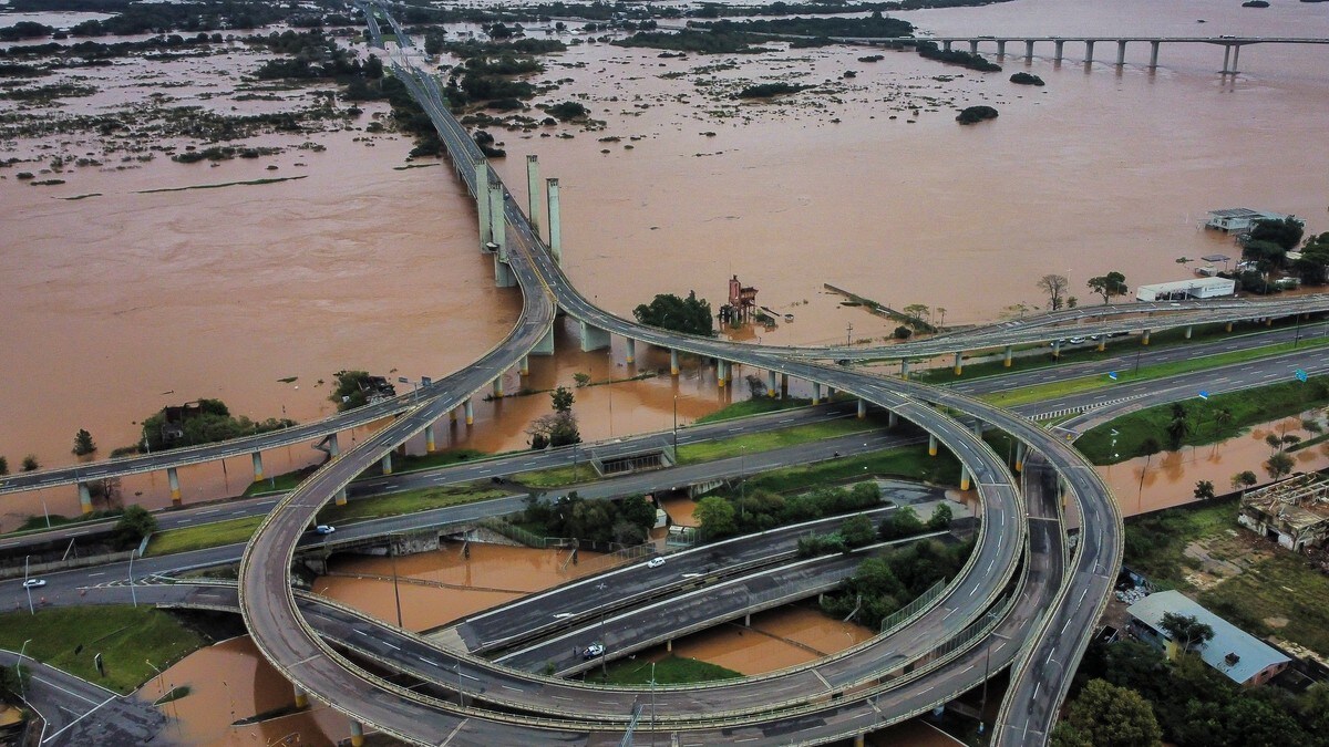 Minst 56 døde i oversvømmelser i Brasil