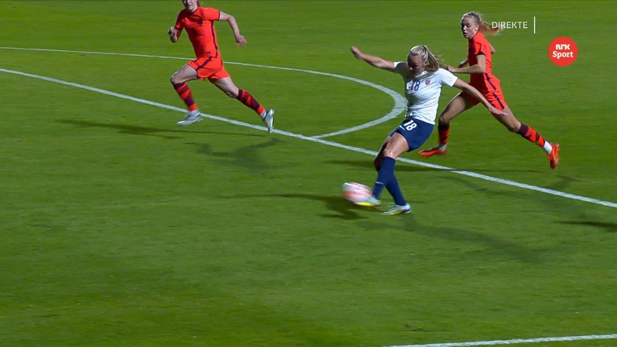 Norge reddet uavgjort med kun ti damer på banen: – Jeg glemte at jeg hadde gult kort