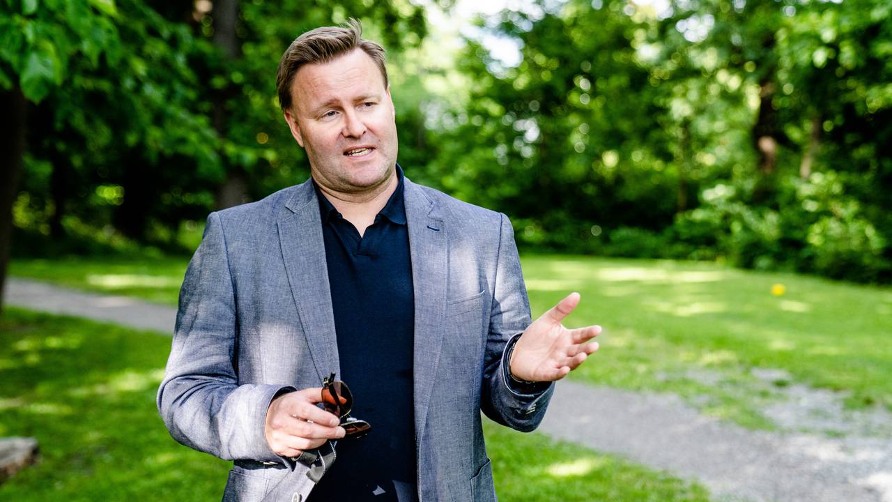 Espen Rostrup Nakstad, assisterende helsedirektør i Helsedirektoratet, på baksiden av NRK 9. juli i år. Foto: Eskil Wie Furunes / NRK