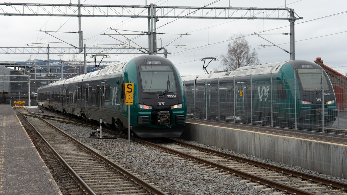 Ny uke med buss for tog: «Spøkelses­tog» lammer Gjøvik­banen