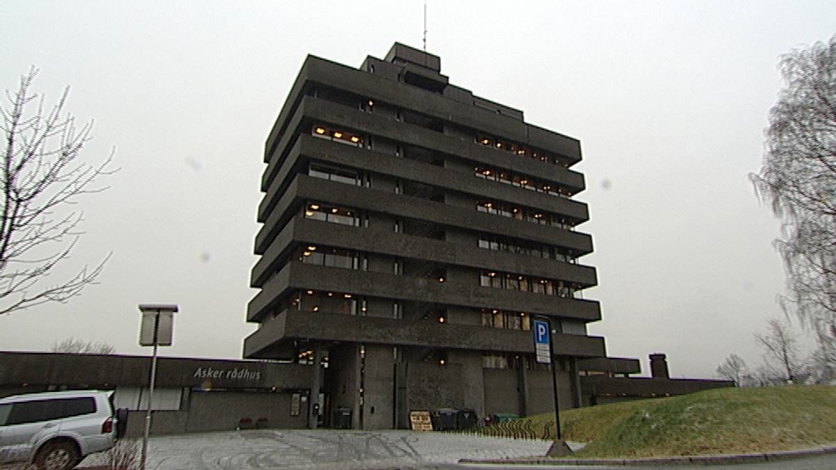 Legger plan om oppussing av Asker rådhus på is – Stor-Oslo