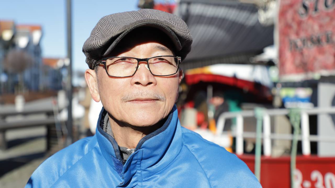 Van Dong Hong er på handel av sjømat i Stavanger.