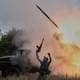 Iryna Rybakova / Ukrainian 93rd Mechanized brigade,NTB Soldat jubler mens en rakett avfyres