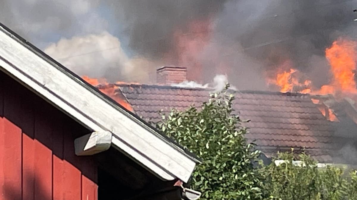 Full fyr i bolighus i Elverum - spredningsfare