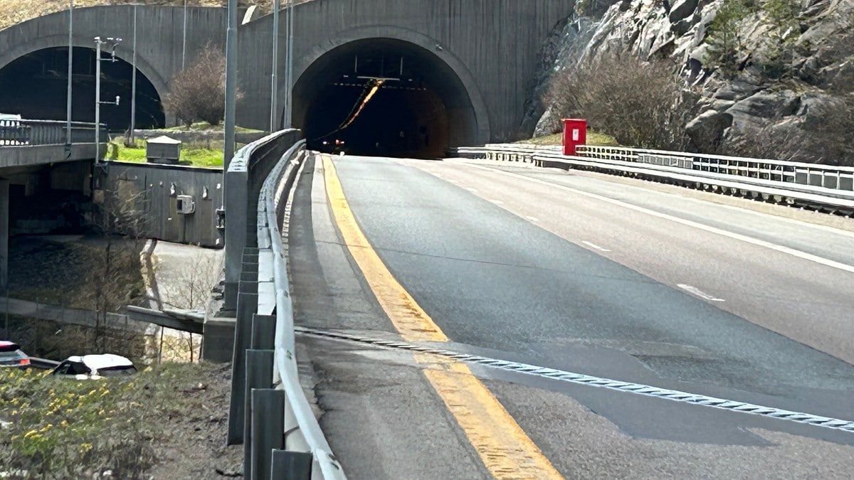 To skadd etter ulykke i Nøstvettunnelen