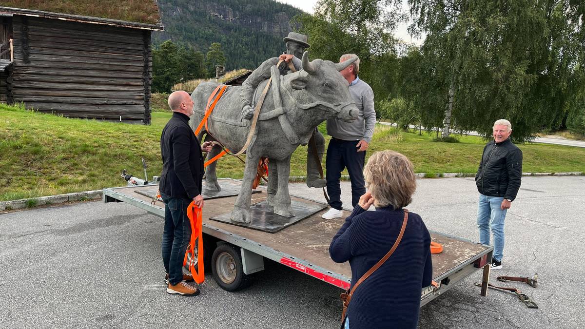 Samler inn penger til statue