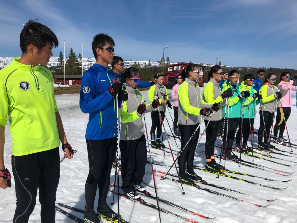 Desse kinesiske roarane vil bli like gode som nordmenn på ski - før OL på heimebane