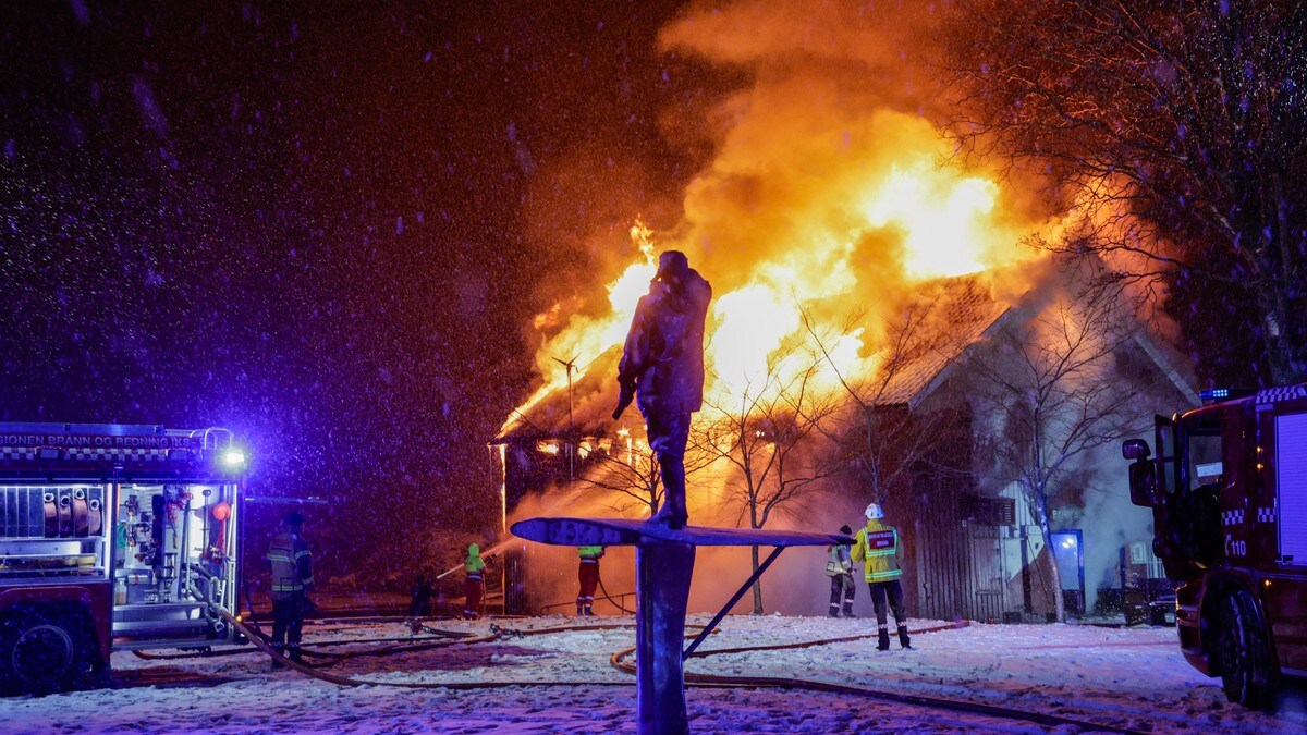Brann i eldre bygg i Kvadraturen i Kristiansand
