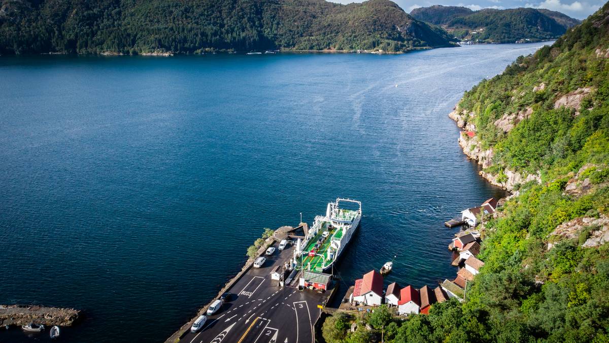 Fergestans mellom Launes og Kvellandstrand