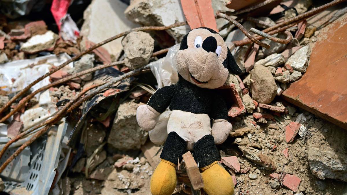 Antall døde etter jordskjelvet i Venezuela har passert 4000