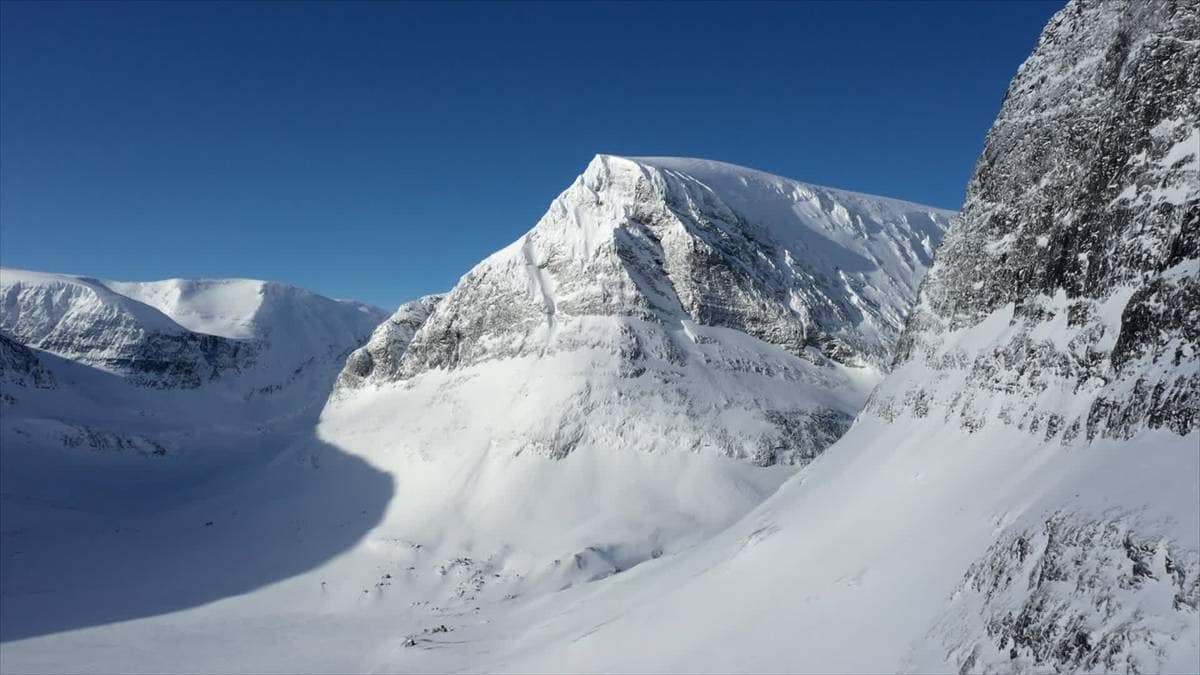 Kvinne tatt i snøskred i Nord-Sverige – sendt til sykehus