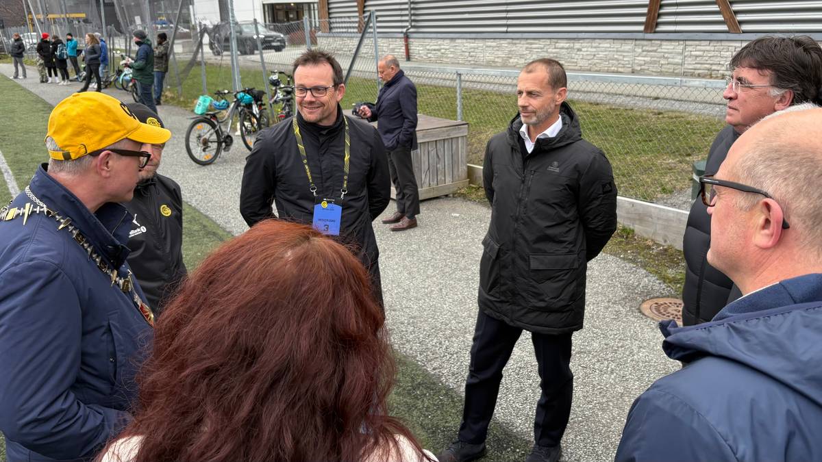 Dette svarte UEFA-presidenten om spørsmål om kunstgress