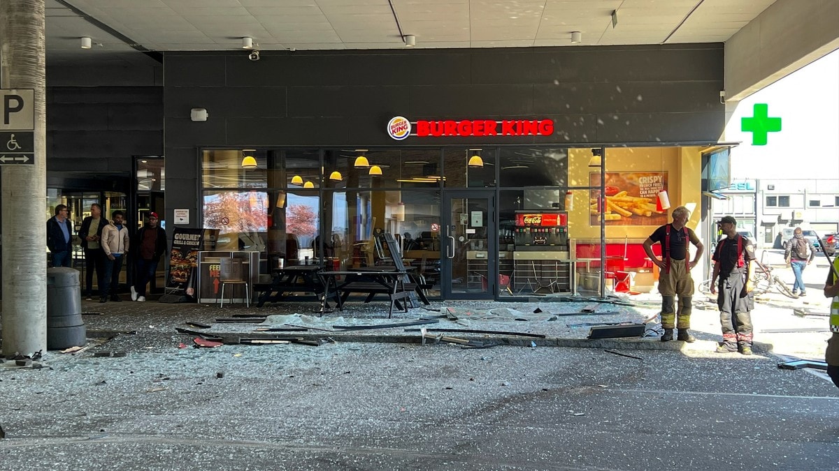 Personbil dundret inn i Burger King i Bodø