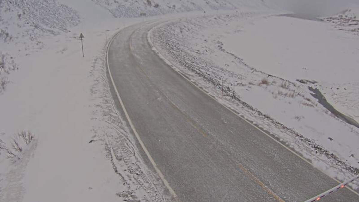 Uvær i nord: Flere fjelloverganger stengt grunnet kraftig snøfokk