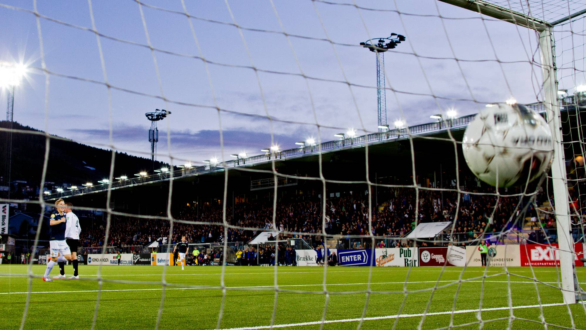 En spiller scorer mål