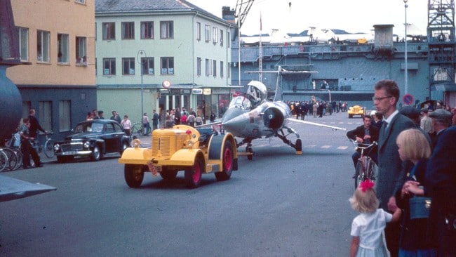 Starfighteren fraktes gjennom Bodø sentrum da den kom for første gang for 40 år siden