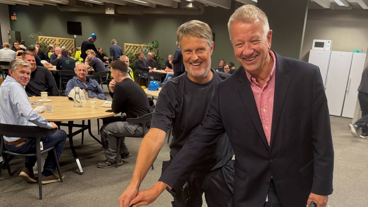 Feiret fregatt-ordre med kake