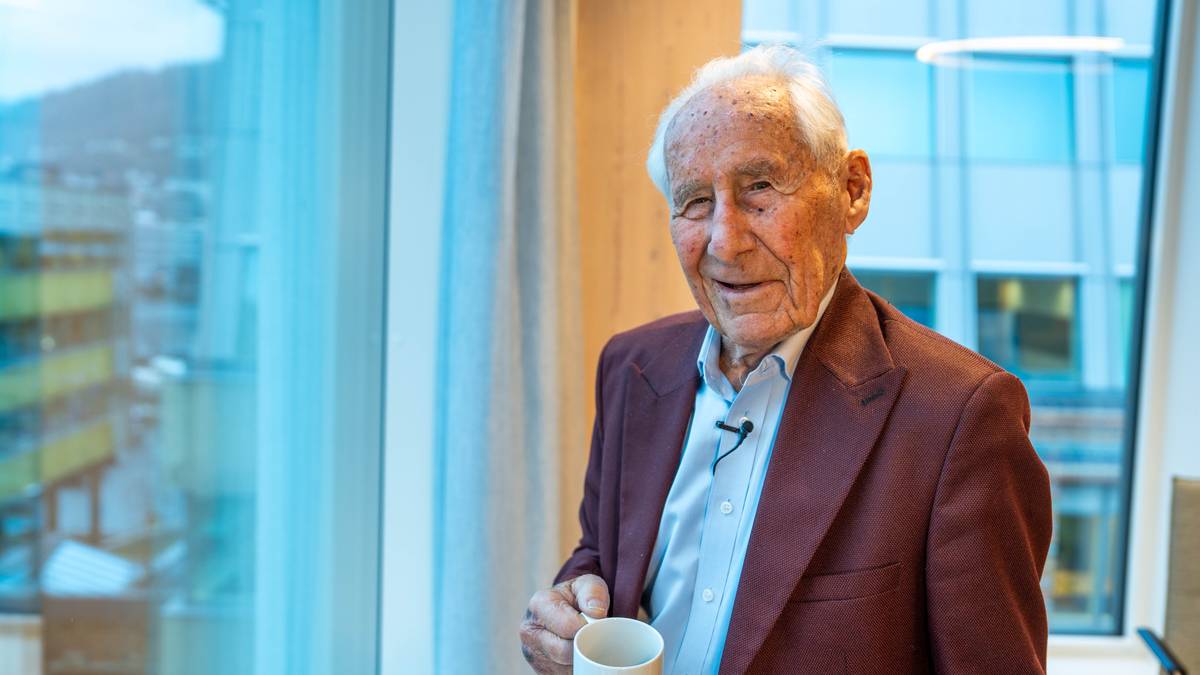 Christian (100) køyrer til jobb kvar dag