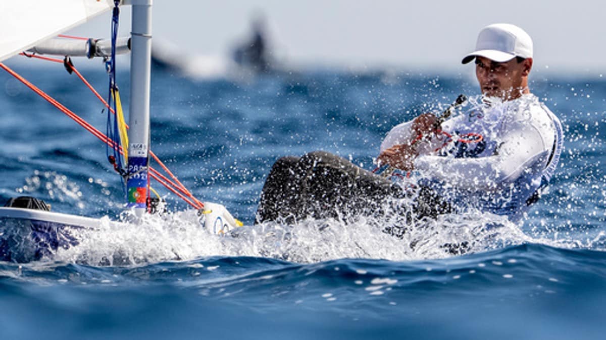 Seiling: Hermann Tomasgaard klatret opp i medaljekampen i OL – nummer fem med tre seilaser igjen