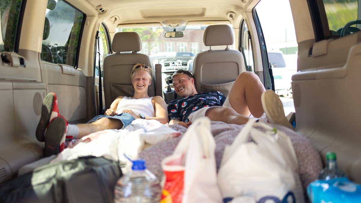Stadig fleire søv i bilen på festival