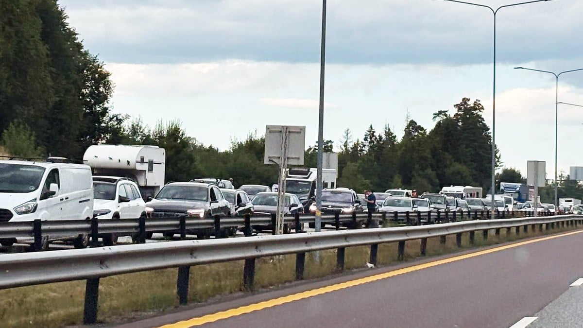 Flere ulykker på E18 fredag - lange køer