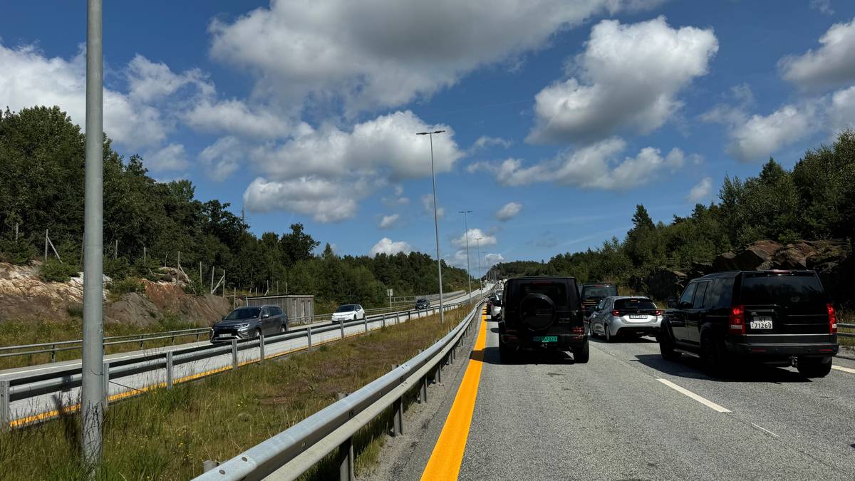 Trafikken flyter igjen på E18